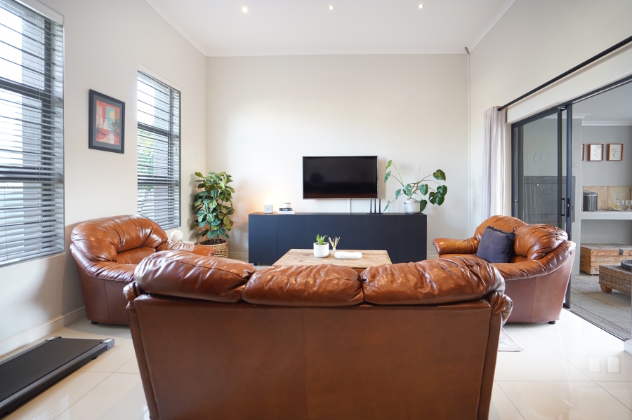 3 Bedroom Property for Sale in Parklands North Western Cape